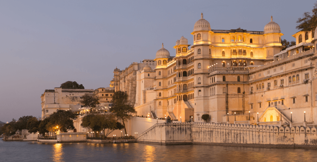 City Palace and Lake Pichola in Udaipur